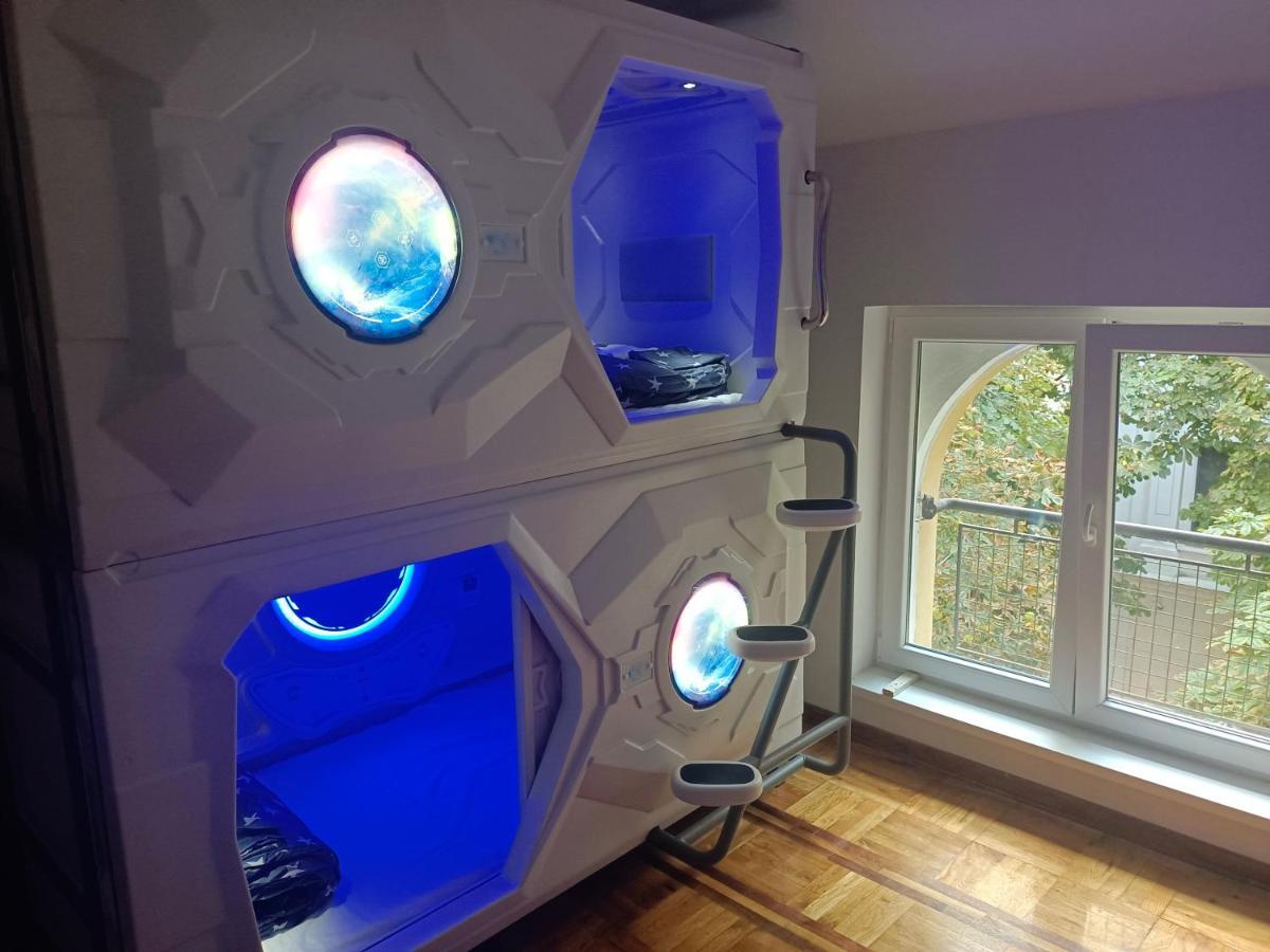 Panda Victor Space Capsule Hostel-Neo Nomad Belgrad Exterior foto